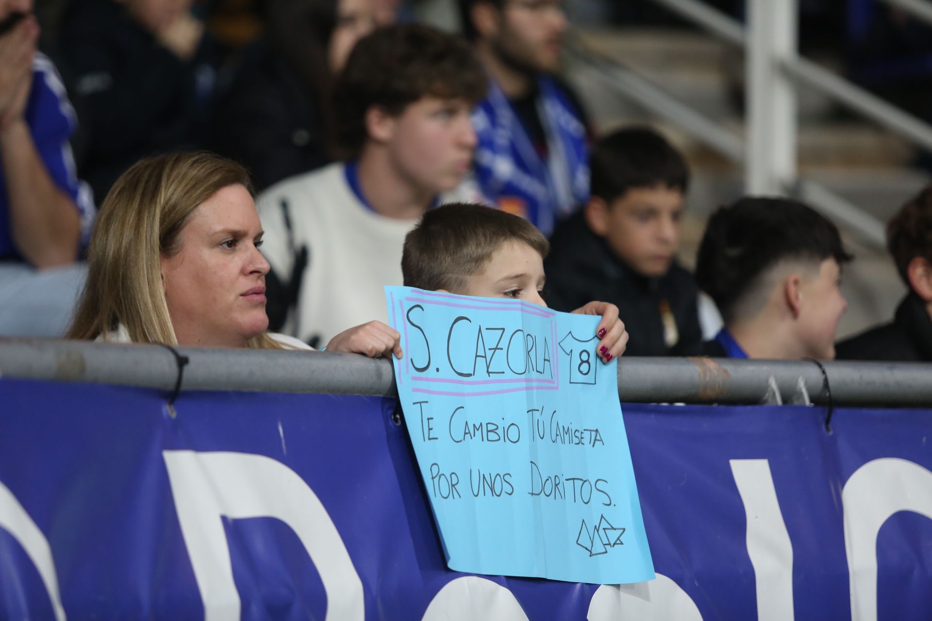 ¿Estuviste en el Real Oviedo - Mallorca? ¡Búscate en las gradas!