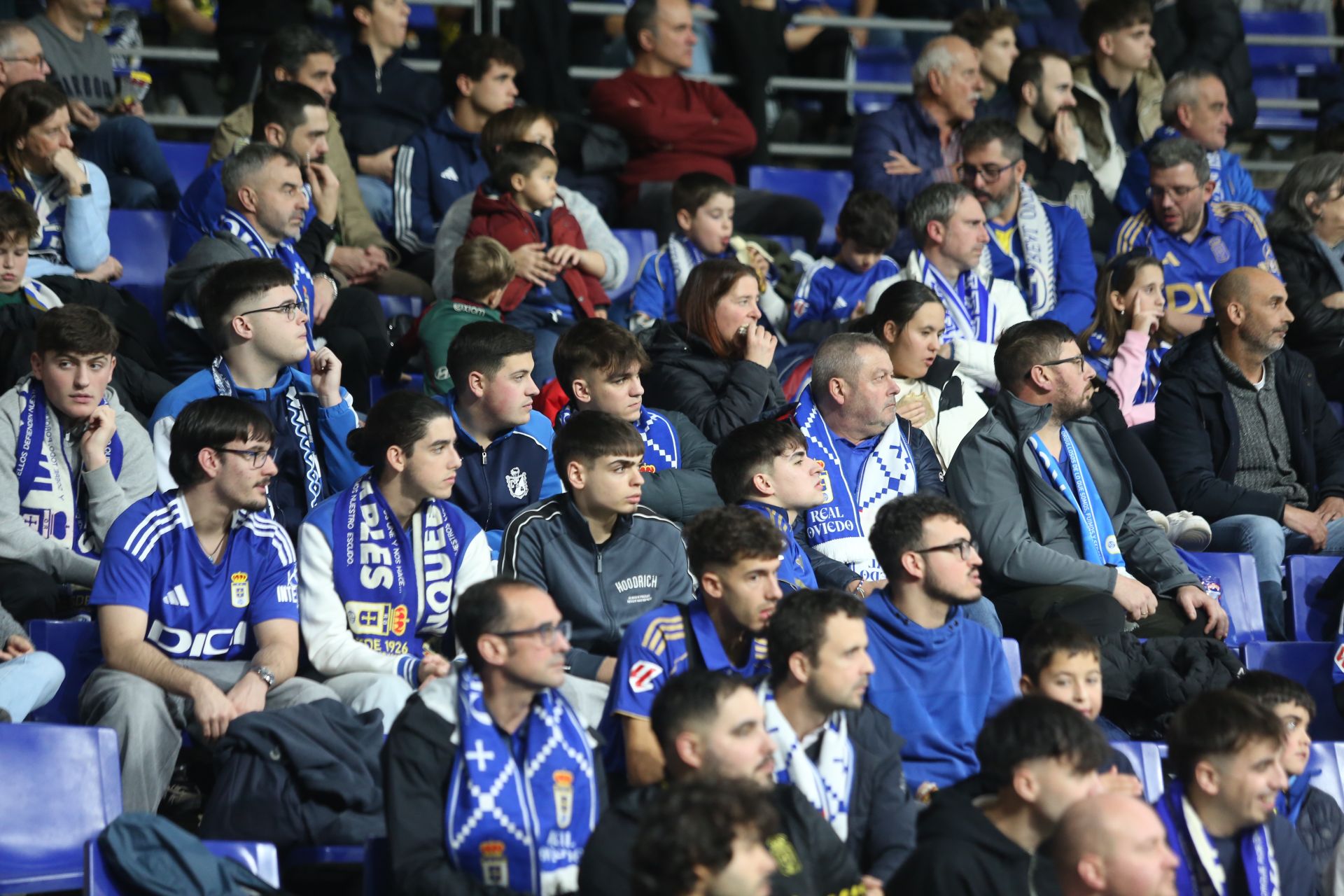 ¿Estuviste en el Real Oviedo - Mallorca? ¡Búscate en las gradas!