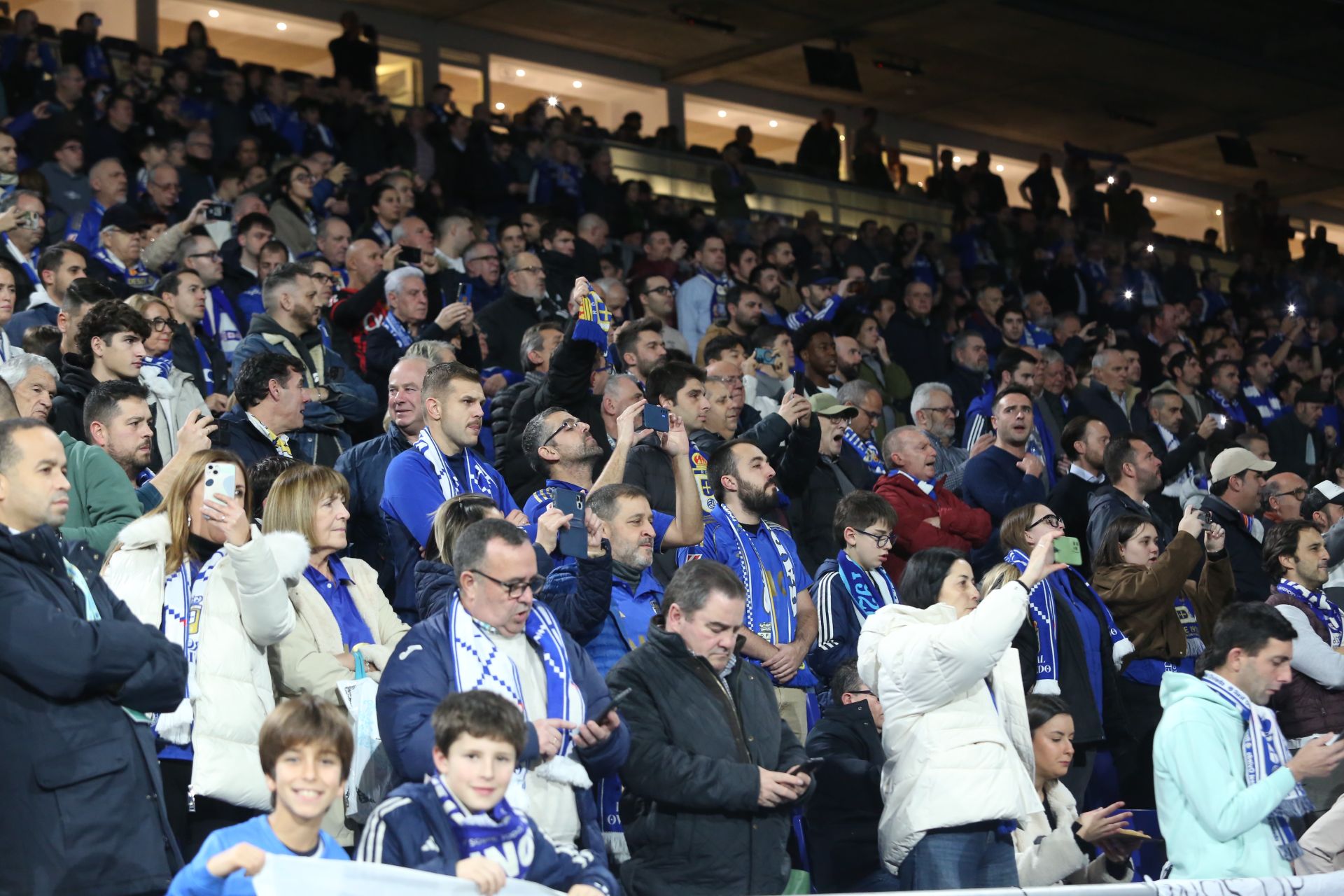 ¿Estuviste en el Real Oviedo - Mallorca? ¡Búscate en las gradas!