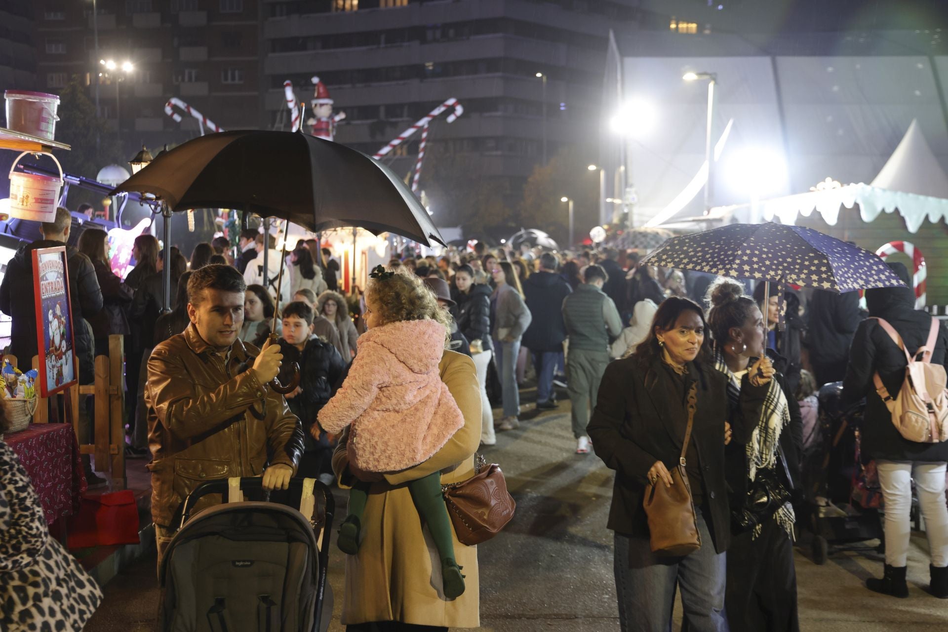 Luces, belenes, mercados y hasta pistas de patinaje: el puente de diciembre en Asturias lo tiene todo