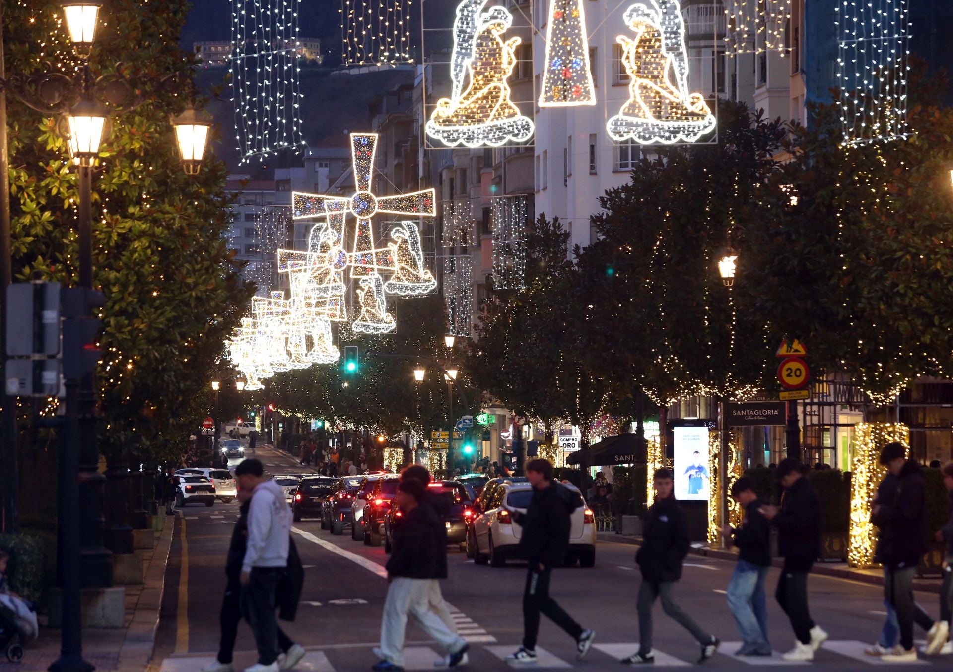 Luces, belenes, mercados y hasta pistas de patinaje: el puente de diciembre en Asturias lo tiene todo