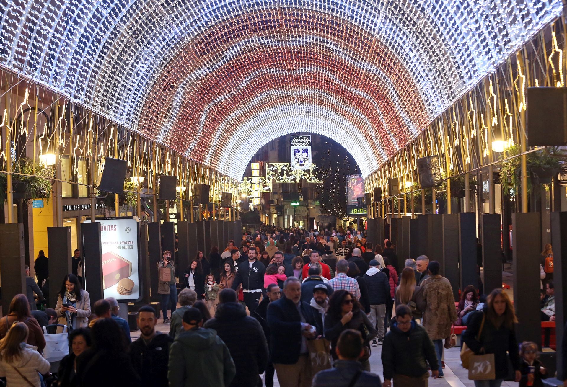 Luces, belenes, mercados y hasta pistas de patinaje: el puente de diciembre en Asturias lo tiene todo
