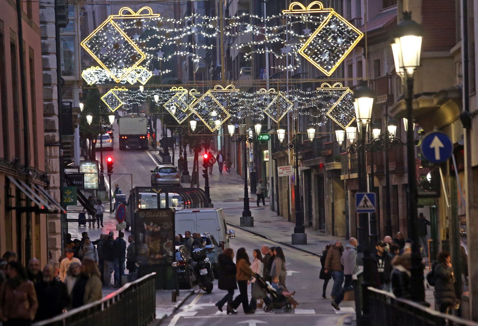 Luces, belenes, mercados y hasta pistas de patinaje: el puente de diciembre en Asturias lo tiene todo