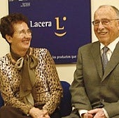 Marisa Santiago junto a su esposo Juan de la Cera.