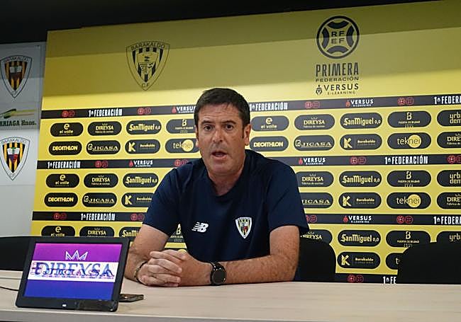 Imanol de la Sota, entrenador del Barakaldo.