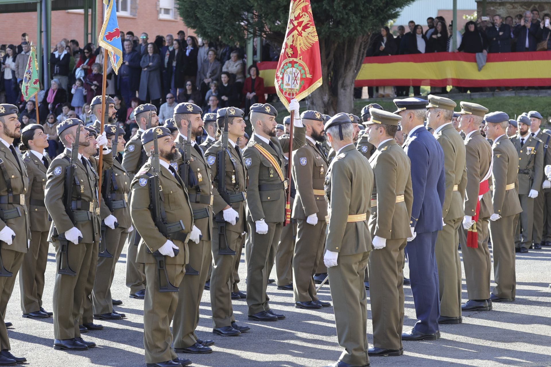 Parada militar y una despedida: las imágenes del Día de la Inmaculada en Cabo Noval