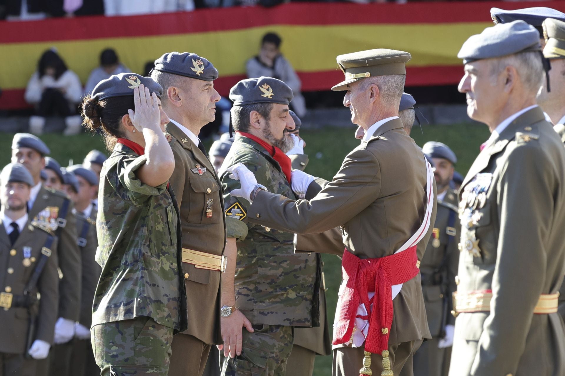 Parada militar y una despedida: las imágenes del Día de la Inmaculada en Cabo Noval
