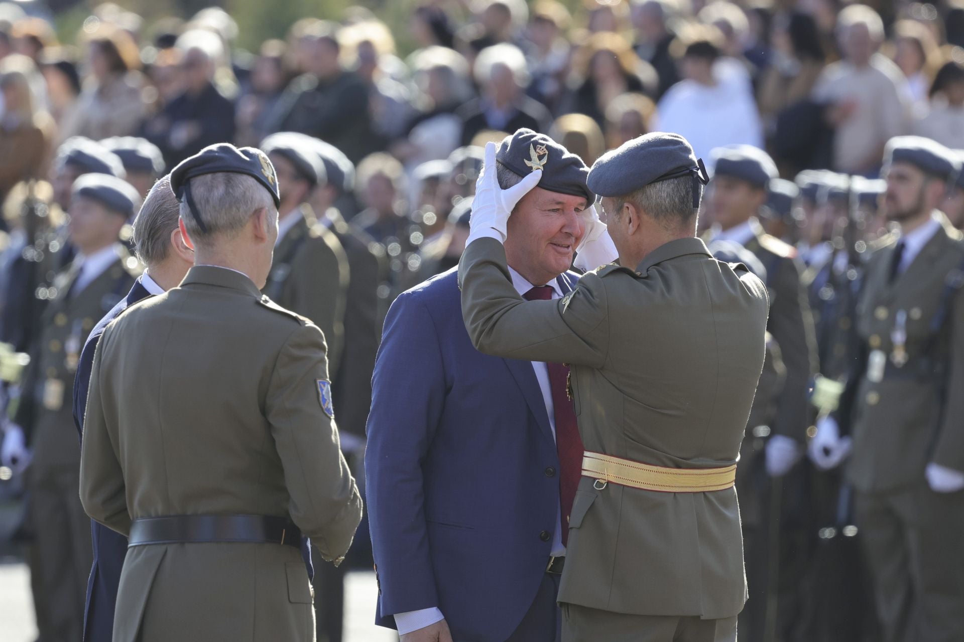 Parada militar y una despedida: las imágenes del Día de la Inmaculada en Cabo Noval