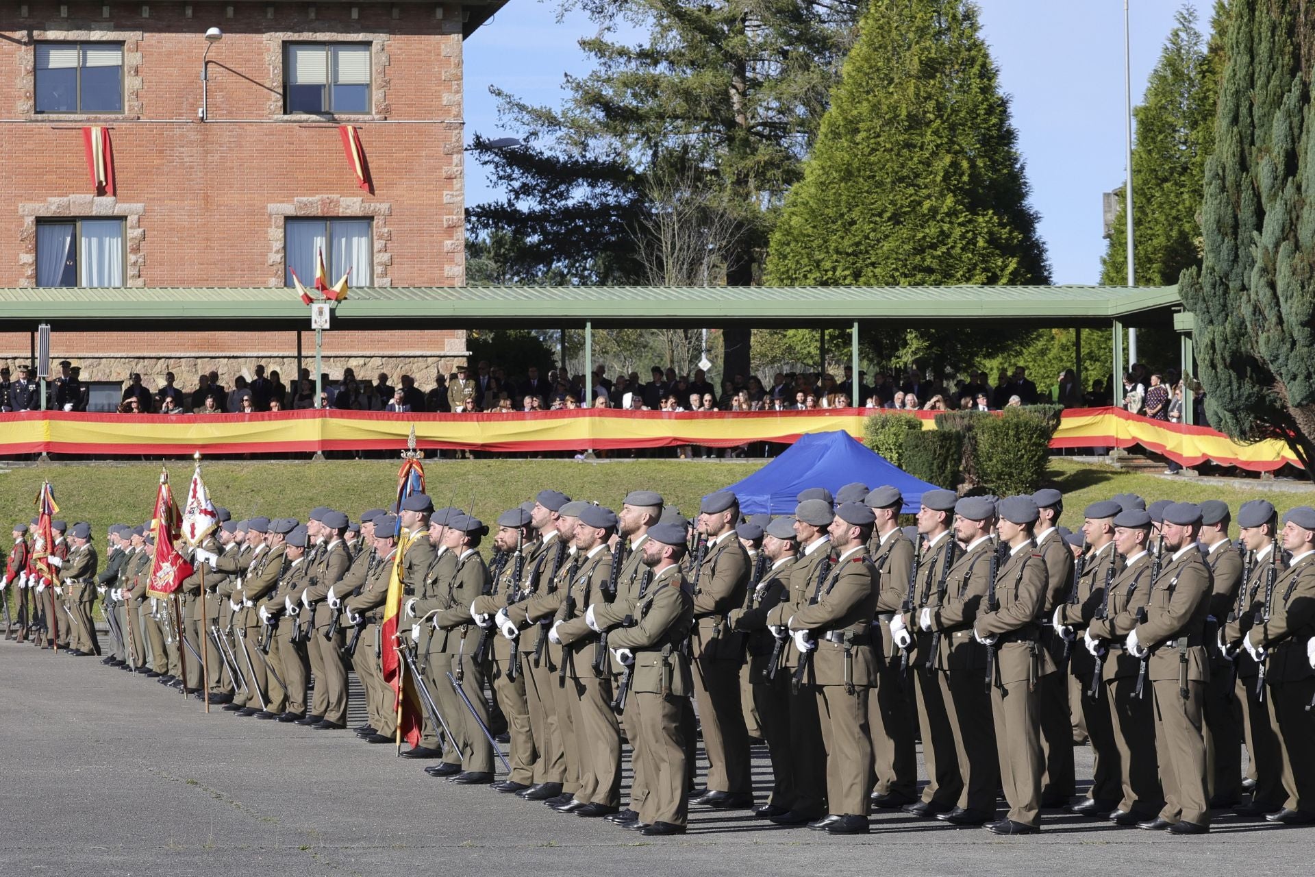 Parada militar y una despedida: las imágenes del Día de la Inmaculada en Cabo Noval
