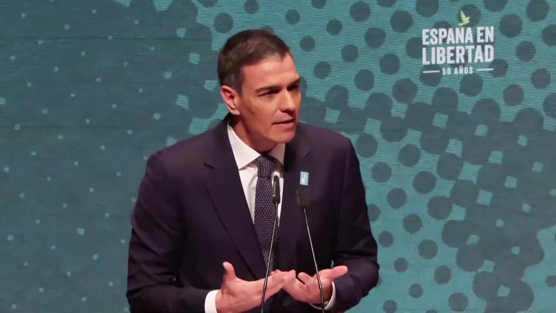 Sánchez critica a quien busca que se olvide el franquismo: "Puede volver a ocurrir"