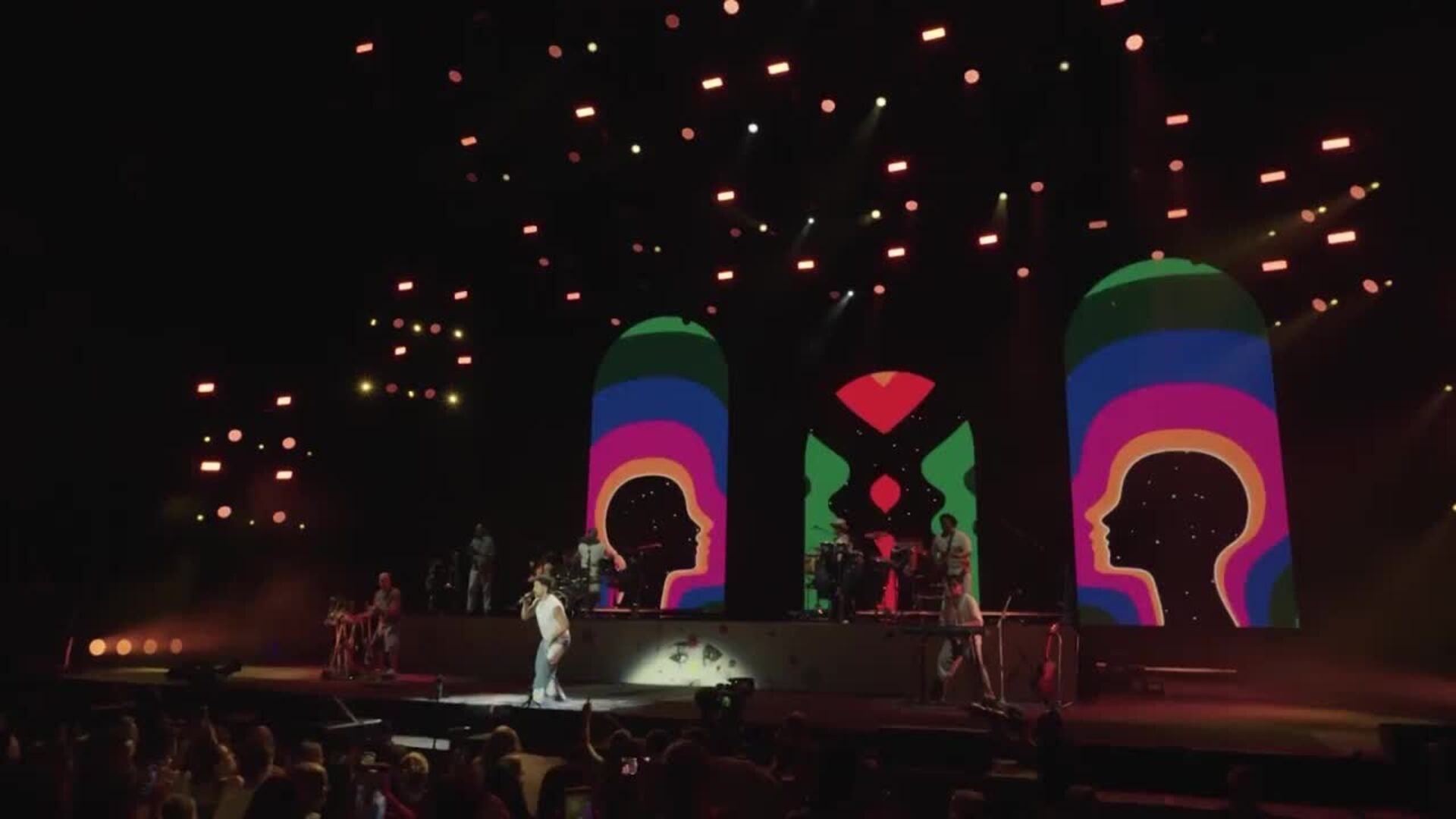 Camilo conquista a su tribu en la primera de sus dos noches en Starlite