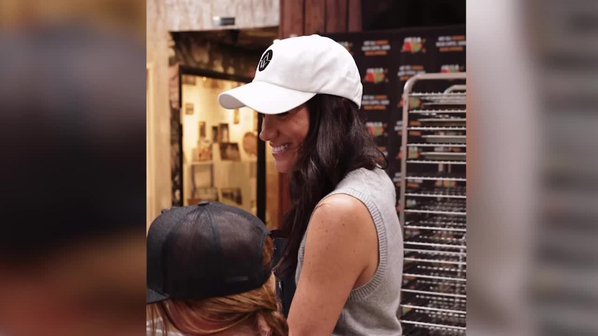 Harry y Meghan llevan a sus hijos de voluntariado por primera vez