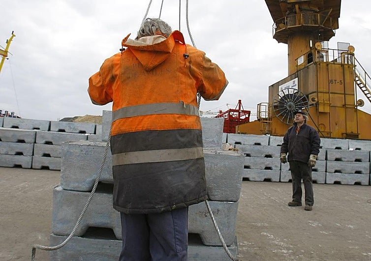 Los estibadores anuncian huelga desde el 16 para reclamar más personal y menos eventualidad