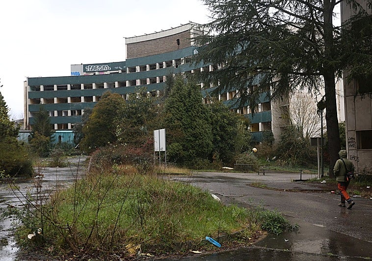 «Creo poco lo que dice el Principado» sobre el viejo HUCA, advierte el alcalde de Oviedo