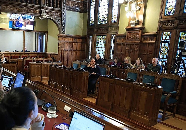 Zapico desmonta la propuesta de Moncloa de bonificar a quienes congelen los alquileres: «Es fruto de una mala comunicación y ha quedado en el cajón del olvido»