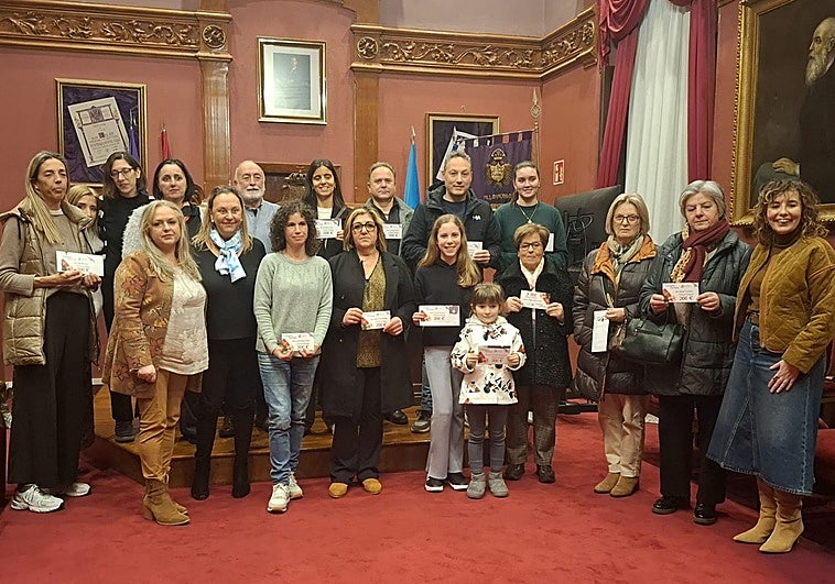 Entregados en Villaviciosa los 4.000 euros de los cheques regalo del Sorteo de Navidad de los comerciantes