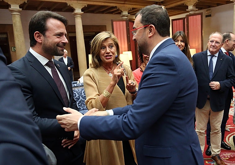 La derecha «que no tira», los Lacasitos y Jesús Gil: Barbón responde a las últimas polémicas en Asturias