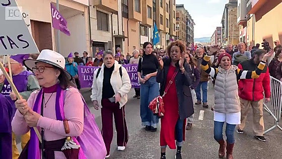 Marea violeta en Villaviciosa: Asturias se vuelca con las reivindicaciones del 8M
