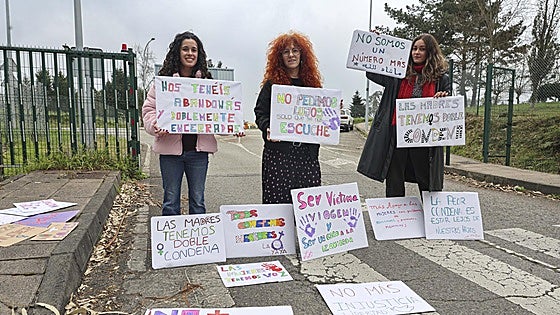 «Las mujeres presas tienen doble condena»
