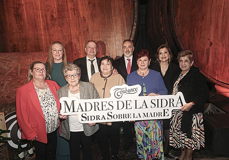 Trabanco reconoce a nueve mujeres por dar «vida a la cultura sidrera y sus tradiciones»