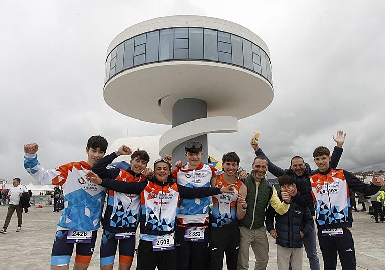 Los duatletas disfrutan en Avilés: «Da igual la lluvia, es el lugar ideal para competir»