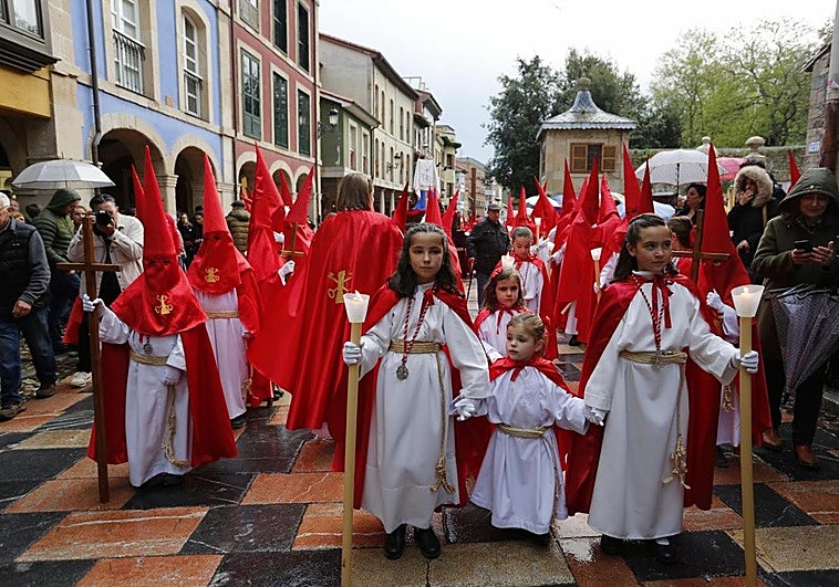La llama de la Semana Santa prende en los jóvenes de San Pedro