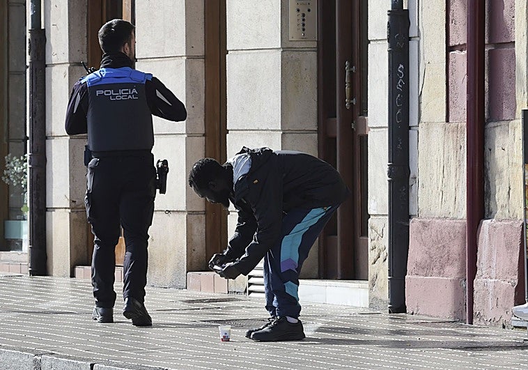 Trasladan al onanista detenido en Gijón a una cárcel psiquiátrica a Valencia
