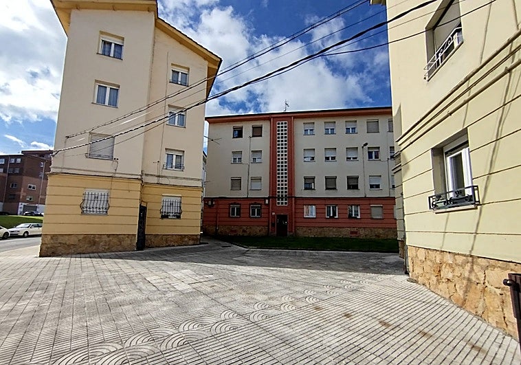 Los vecinos del Tocote de Oviedo se blindan para evitar nuevos episodios de okupación