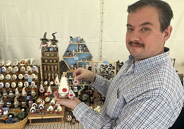 Pasión por los güevos pintos de Pola de Siero: «Se están vendiendo como nunca»