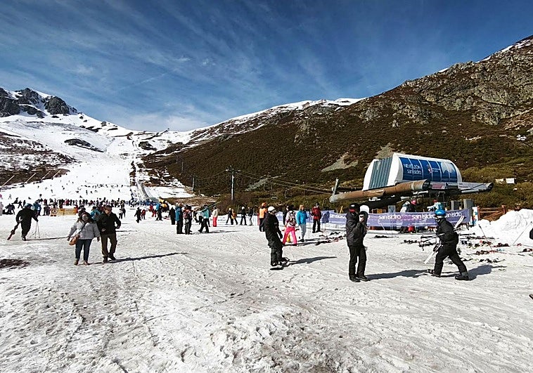Buscan a un cazador de Oviedo de 52 años desaparecido en el entorno de San Isidro