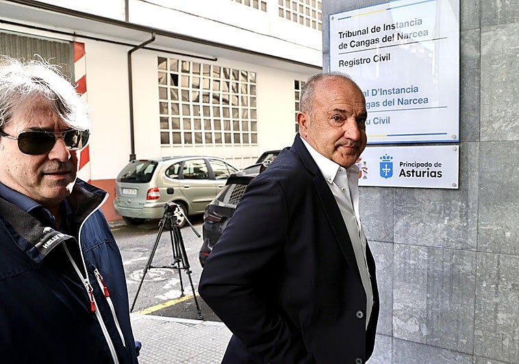 'Chus Mirantes' guarda silencio en el juzgado por el accidente en Cerredo en 2022: «Por el momento no voy a declarar»