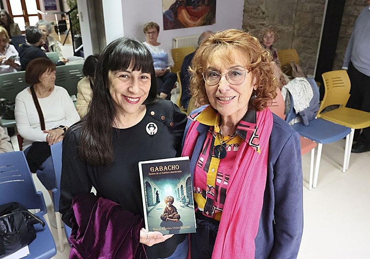 María de los Ángeles Ovies, autora: «Es la primera vez que escribo de algo que no es Avilés»