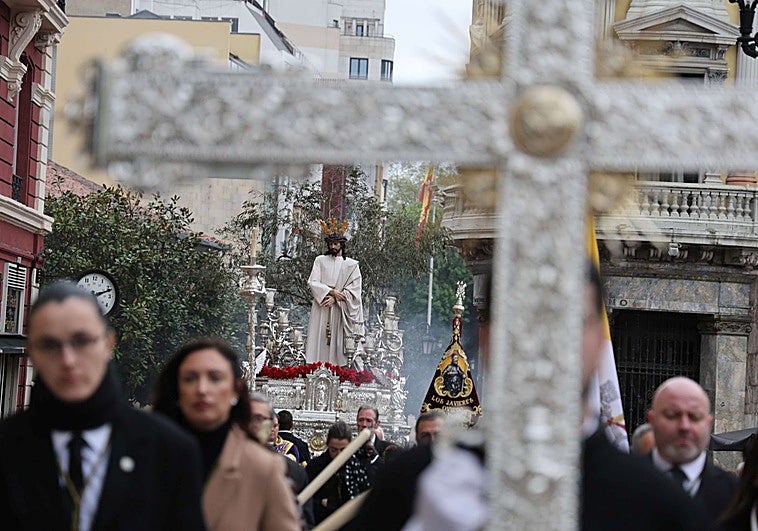 El Jesús de la Sentencia vuelve a su casa en La Tenderina