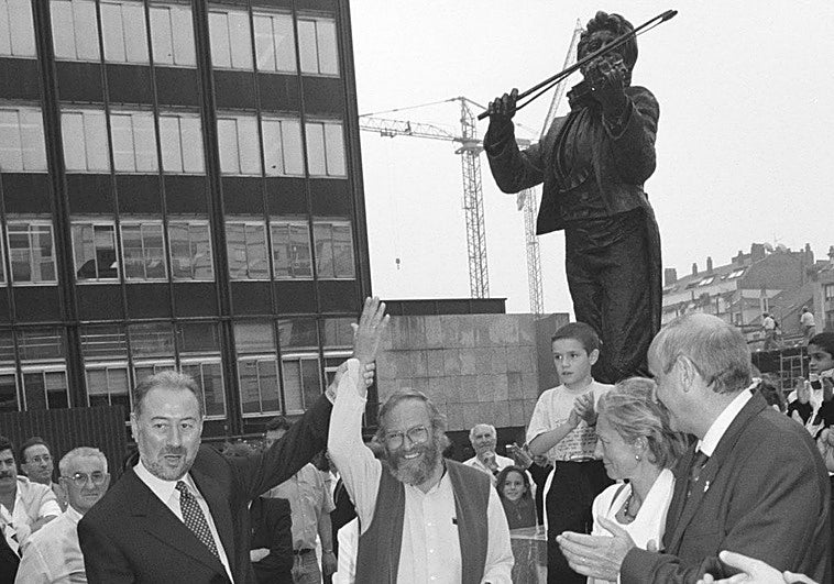 Adiós a Mauro Álvarez, padre de la estatua de 'La Regenta' de Oviedo