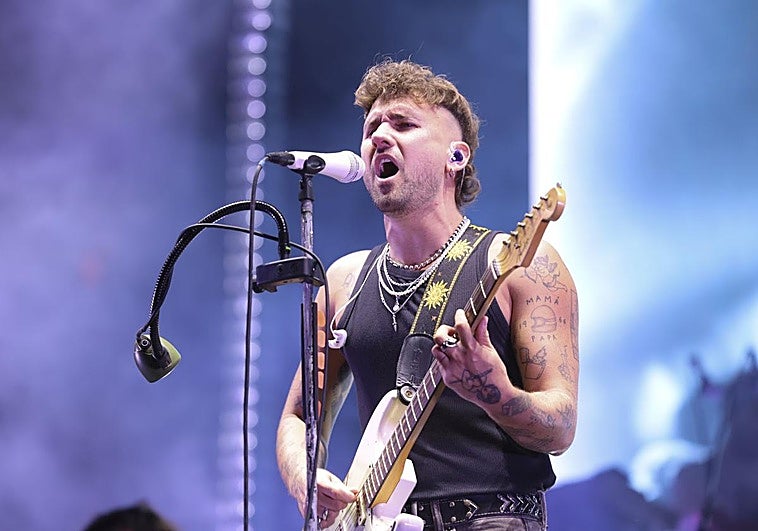 La terrible caída de Dani Fernández en concierto por la que tendrá que operarse: ¿se cancela su concierto de mayo en Avilés?