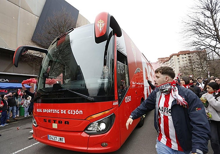 El Sporting quiere llenar El Molinón ante el Ceuta: dos entradas al precio de una