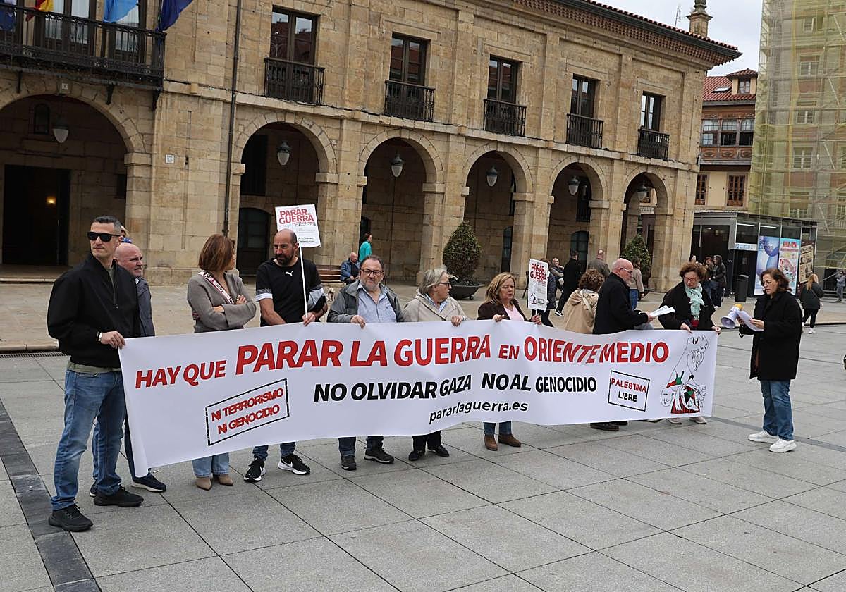 Asturias se manifiesta contra la guerra en Oriente Medio: «Ni ...