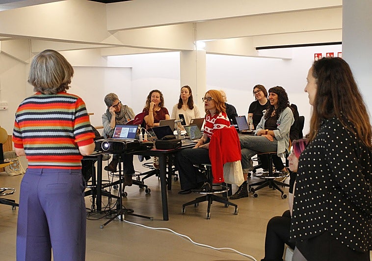 Las artistas asturianas se van abriendo paso también en Wikipedia