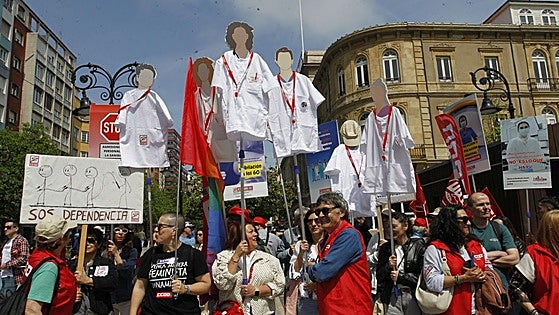 Primero de mayo en Asturias: las imágenes de la manifestación en Gijón