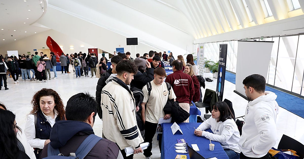 Asturias reduce a la mitad el número de jóvenes en paro desde la pandemia, con casi 10.000 menos