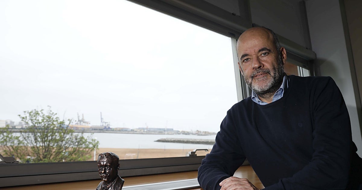 Rafael González-Quirós, director del Centro Oceanográfico de Gijón: «El mayor reto ya no es el plástico, es el cambio climático»