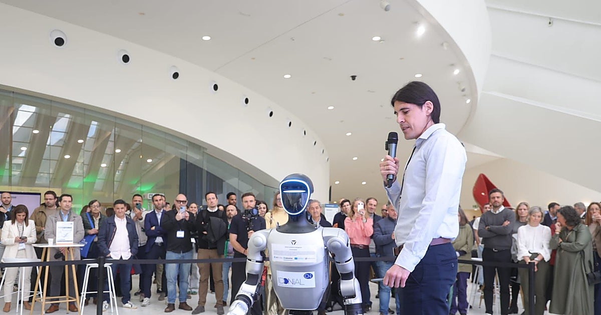 «Lo más importante son las personas pero deben apoyarse en la tecnología»