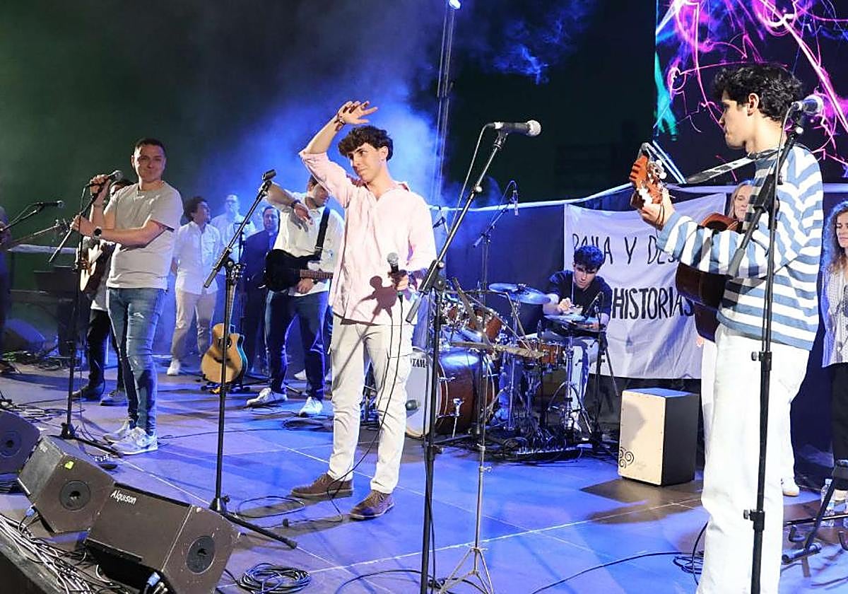 Hakuna Group Music evangeliza Avilés con sus himnos pop