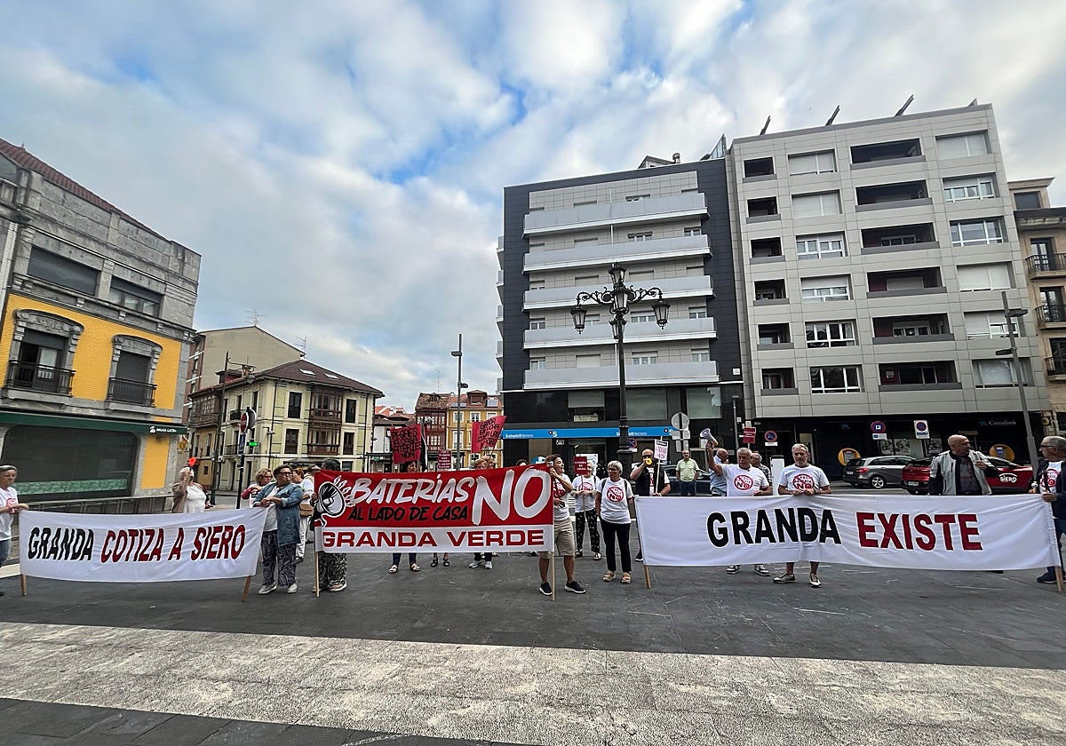 Granda estalla por el nuevo parque de baterías: «Barbón y 'Cepi' se ríen de nosotros»