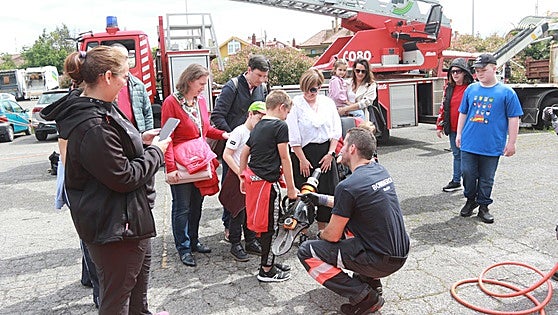 Los bomberos de Gijón se abren al público