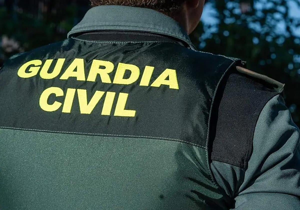 Investigan la muerte de una mujer que se precipitó desde una vivienda en Navia
