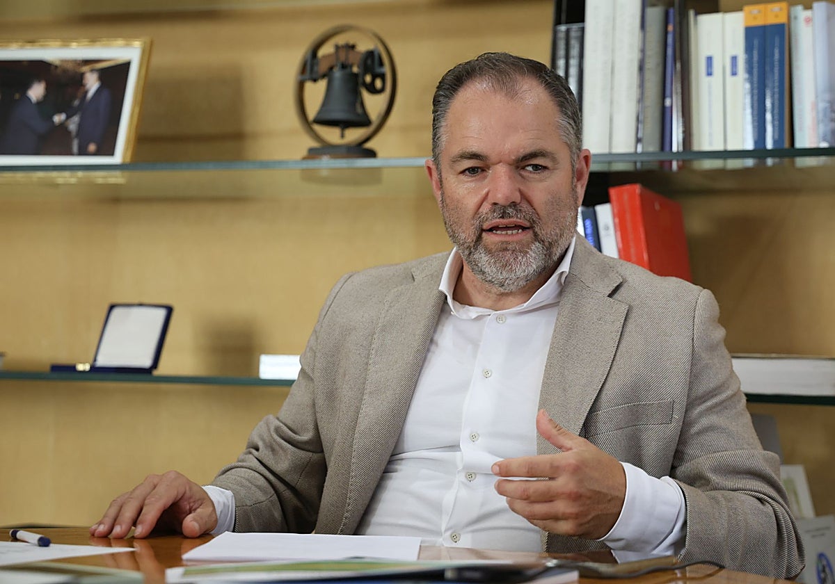 Antonio Virgili deja la Cámara de Comercio de Oviedo y Nacho Iglesias asume relaciones institucionales