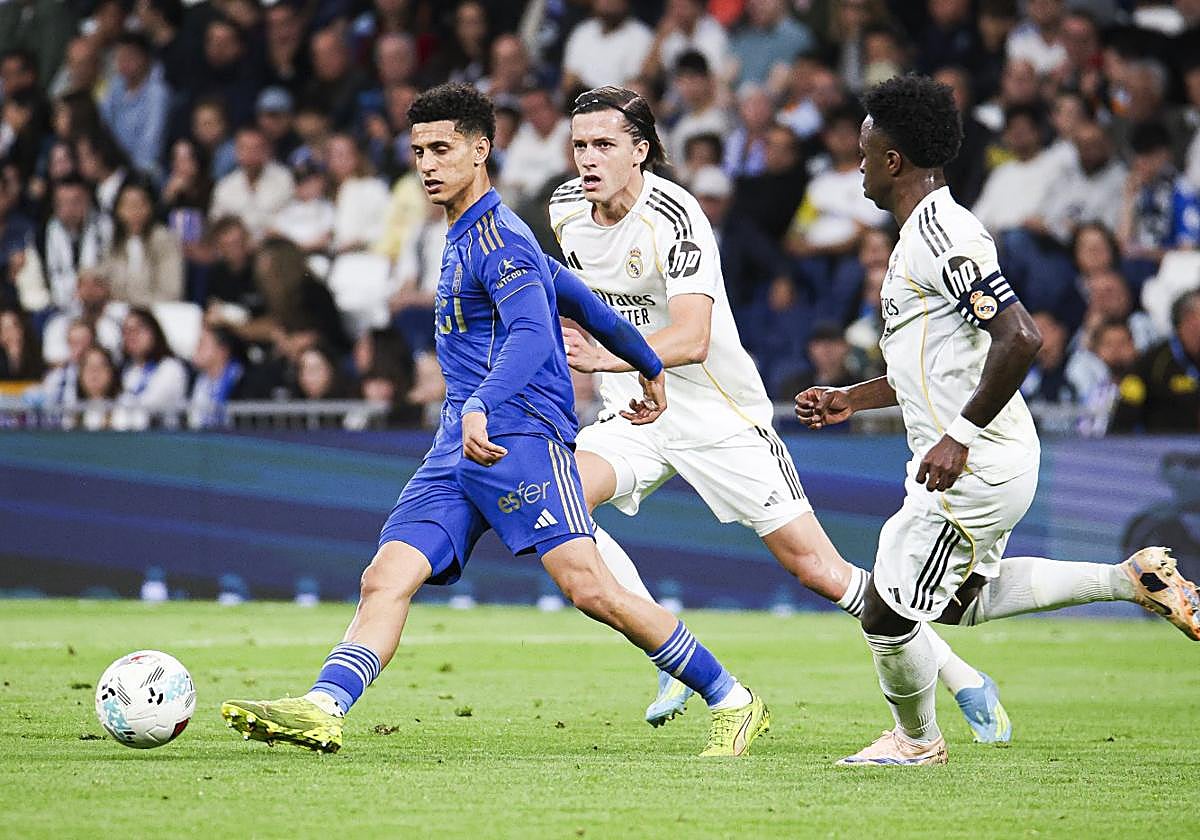 El Real Oviedo no puede con un Real Madrid en crisis