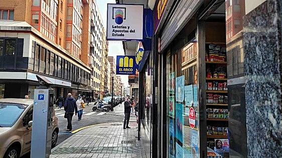 La administración gijonesa en la que se ha consignado el segundo premio de la Lotería Nacional.