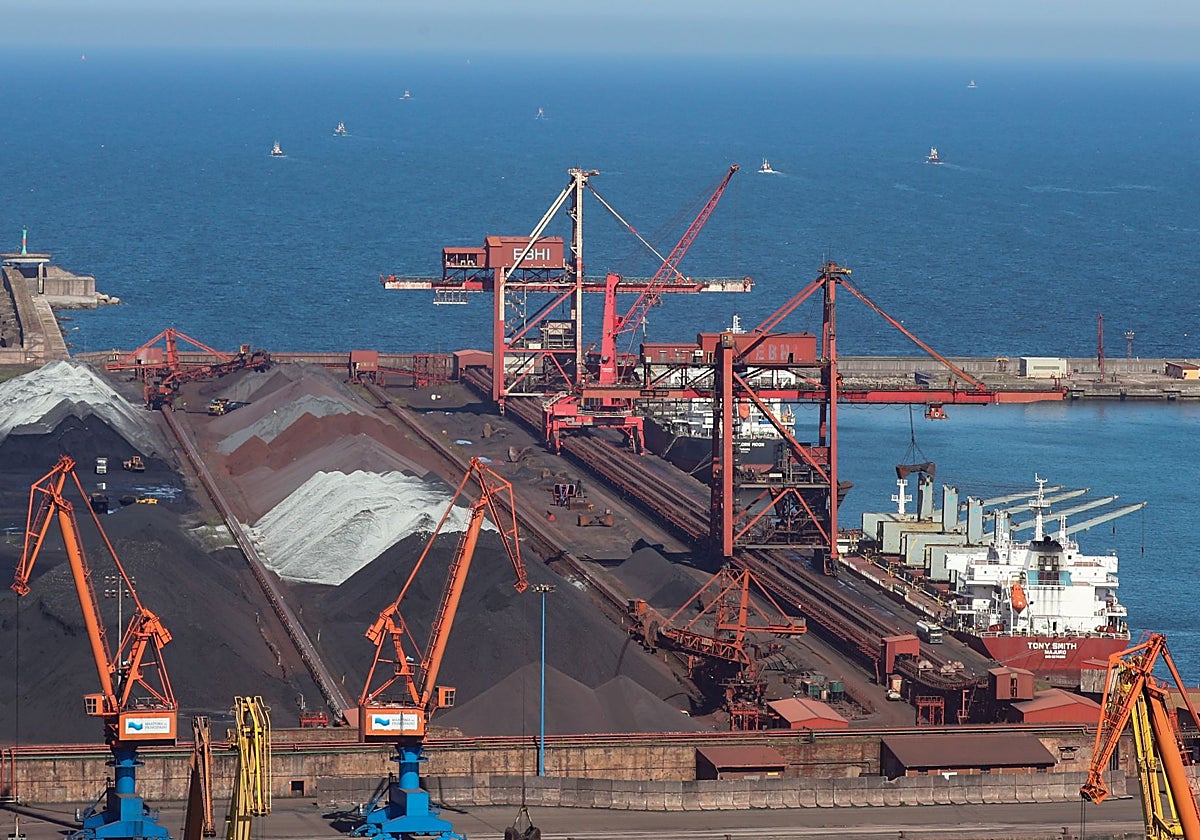 La debilidad industrial desploma las importaciones de Asturias en el primer trimestre